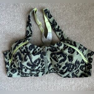 Victoria’s Secret Camo Zip-up Sports Bra ~38C